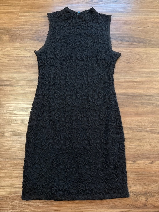 Soprano Dresses & Skirts - Soprano Black Sleeveless Lace Mini Dress. Small.